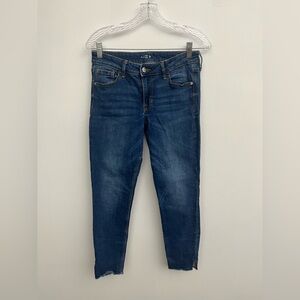 Old navy women’s jeans denim skinny size 6 stretch mid rise blue raw hem